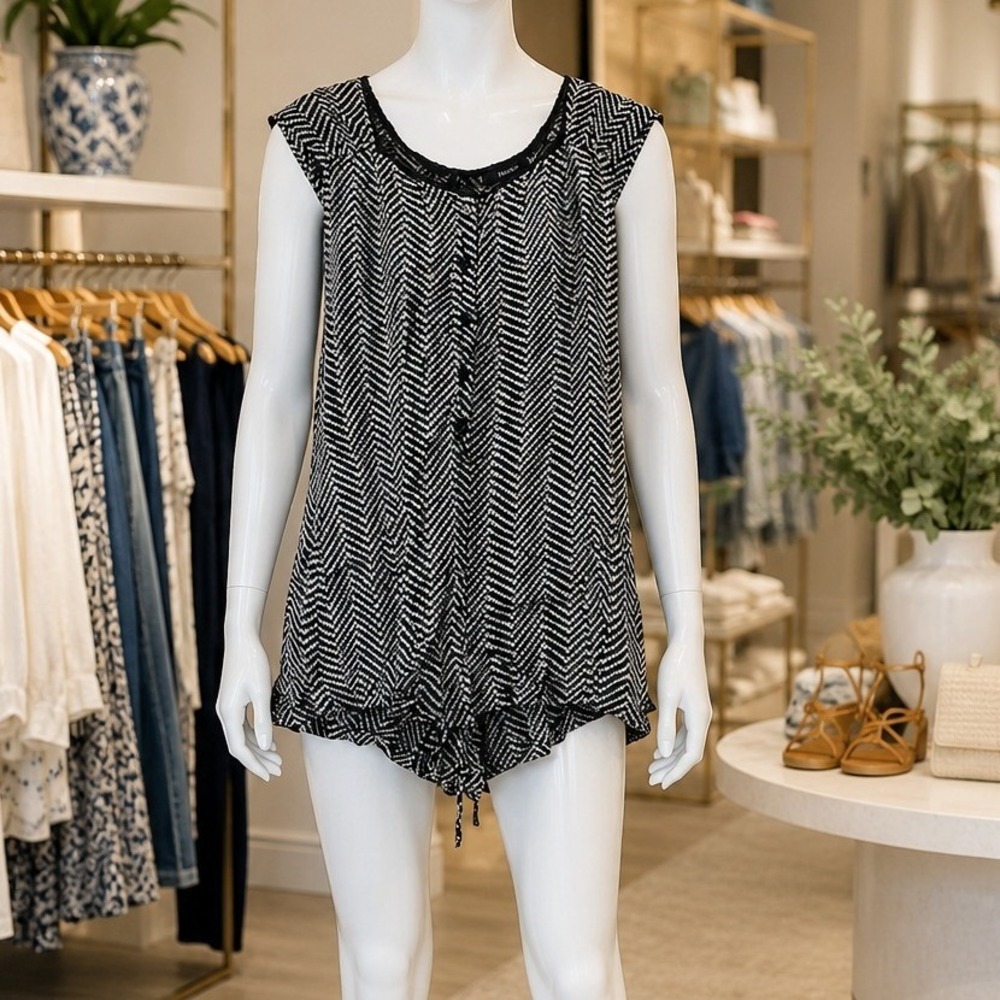 Forever 21 Womens Romper Chevron Geometric Lace Up Back Black White Small